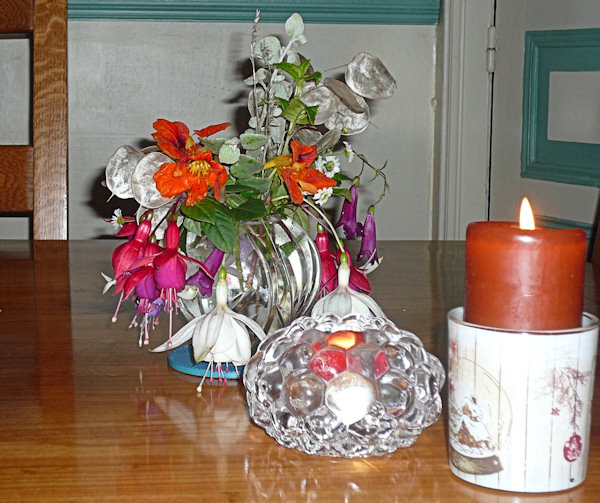 Fushia table decoration